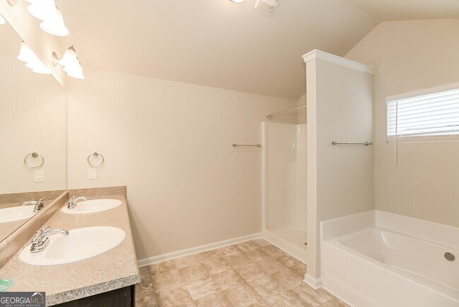 Building Photo - 228 Addy Ln