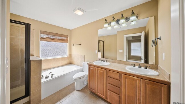 Building Photo - 13819 Stone Gate Dr