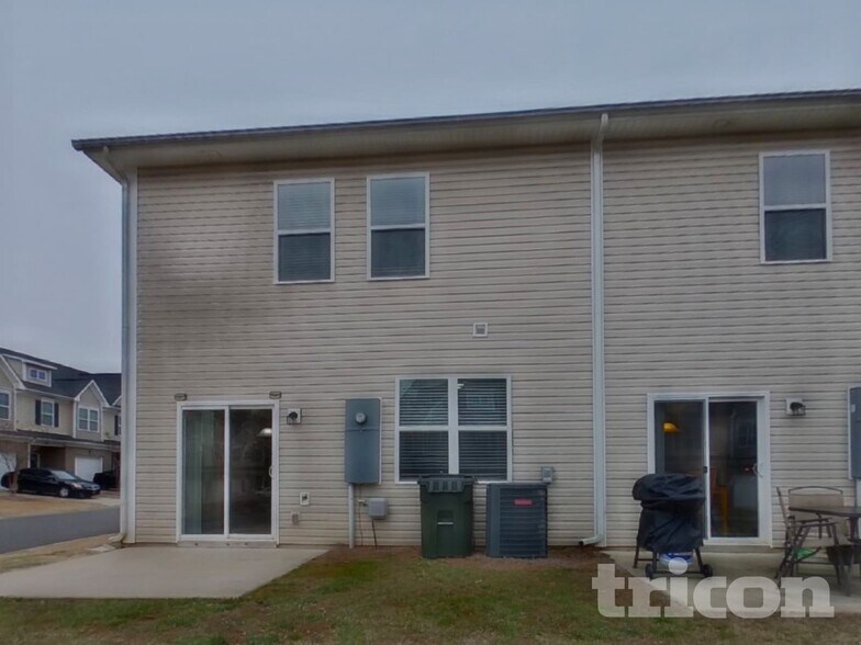 Building Photo - 2062 Aragon Lane