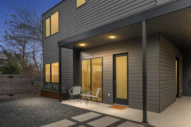 Building Photo - 3204 Garden Villa Ln