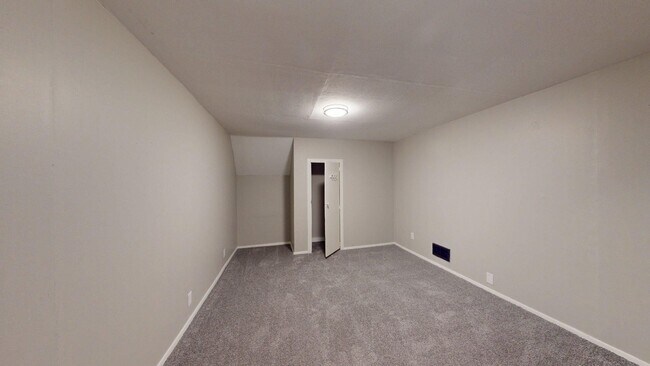 Building Photo - Cudell/West Blvd neighborhood; 4 bedroom/1 bath single family house for rent!