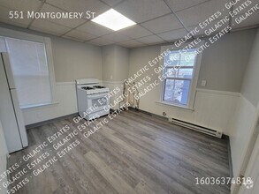 Building Photo - Third floor super spacious 4 bedroom apart...