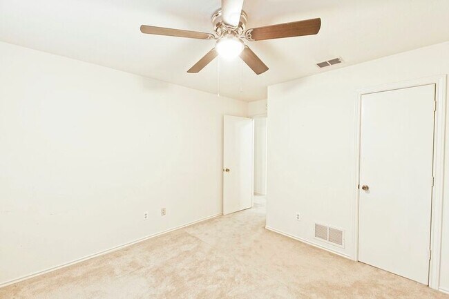 Building Photo - 2116 Winterstone Dr