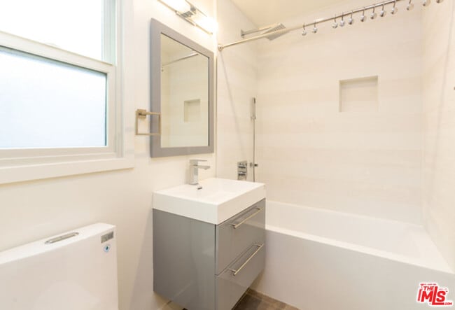 Building Photo - 1328 19th St