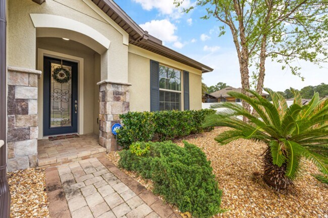 Building Photo - Beautifully Maintained home in Pool Community!