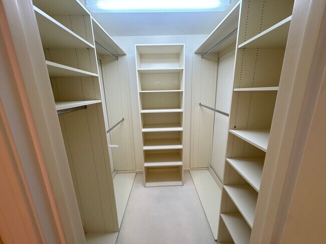 Building Photo - 401 Browning Ln