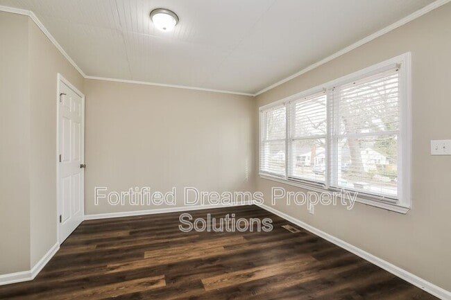 Building Photo - 401 Hobson St