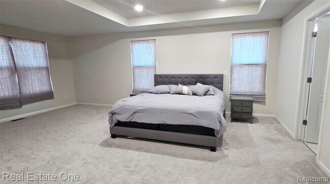 Building Photo - 2720 Tulip Wy