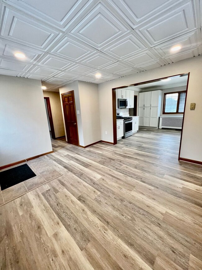 Building Photo - Charming Allison Park 3-bedroom, 1.5-bath ...
