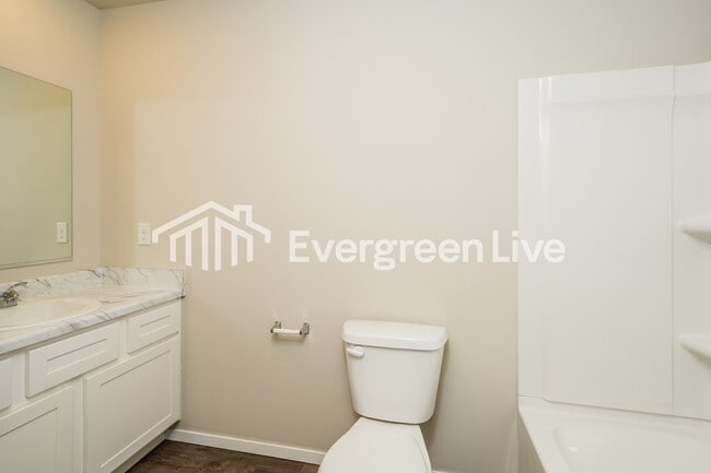 Building Photo - 10105 E King Pl