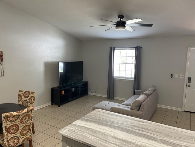 Building Photo - 2314 Hartsfield Way