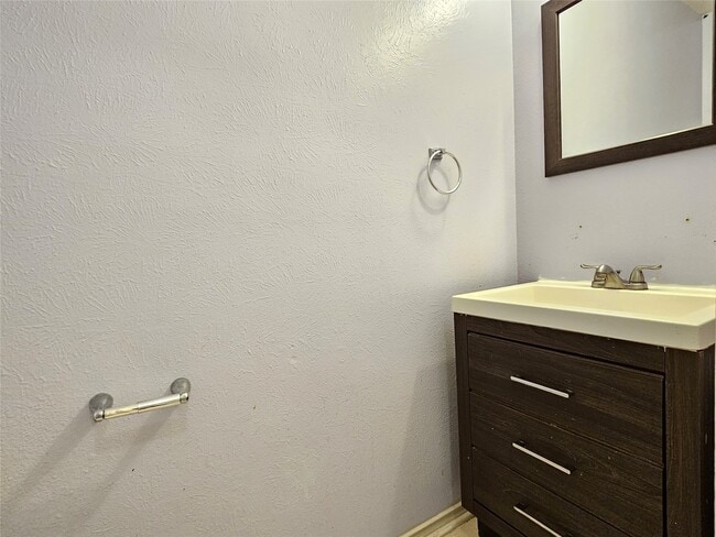 Building Photo - 9119 Regents Cove Ct