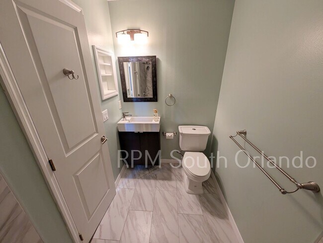 Building Photo - 3-bedroom 2-bath home in Meadow Woods