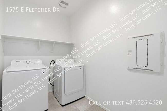 Building Photo - 1575 E Fletcher Dr