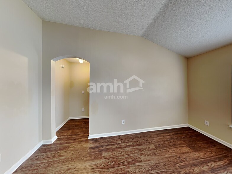 Building Photo - 14240 Sea Eagle Dr