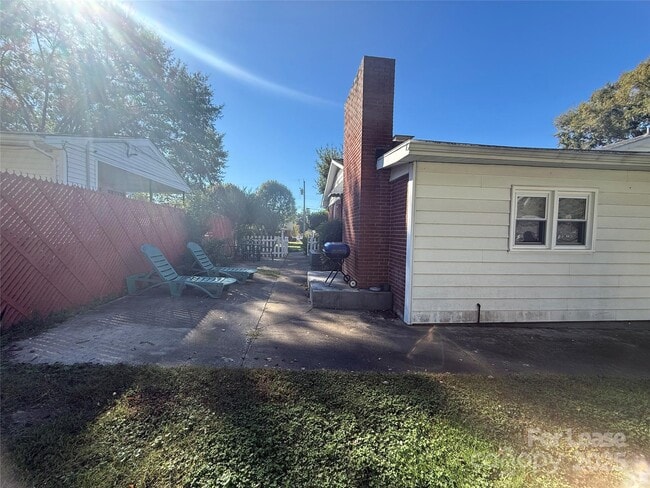 Building Photo - 1632 Kimberly Dr