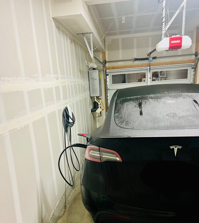 Building Photo - 2431 Cleat Ln