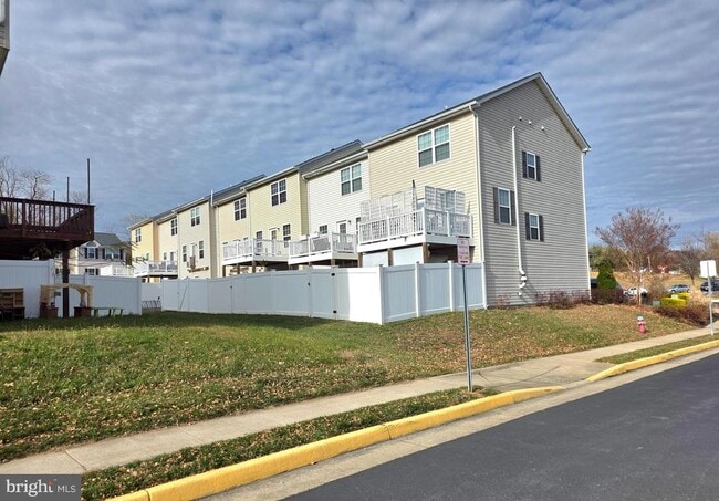 Building Photo - 203 Sage Cir