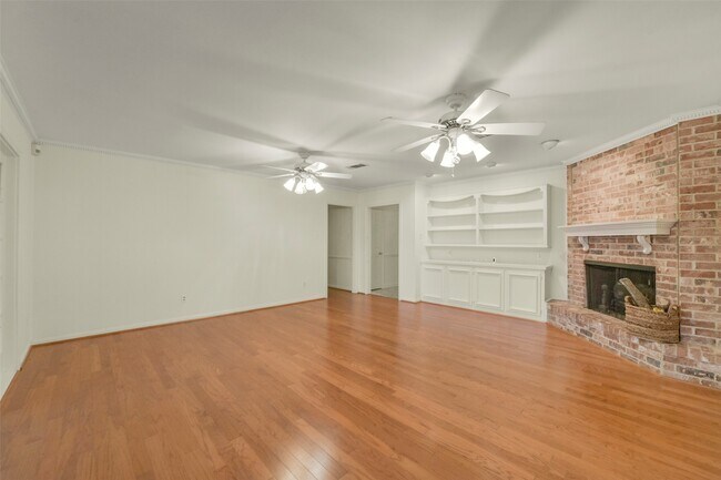Building Photo - 110 Hillcrest Dr