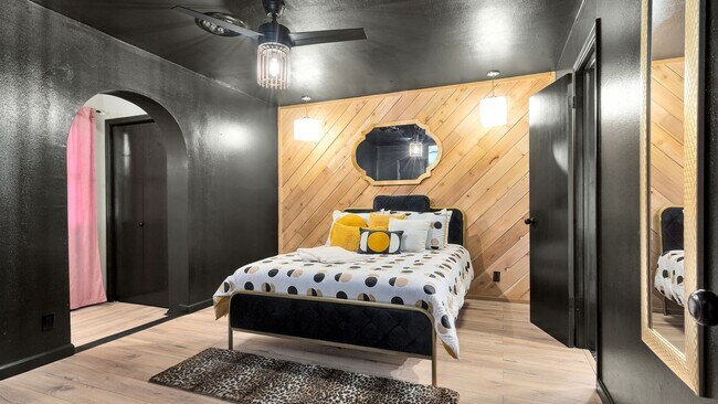 Building Photo - 3/2 Ardmore Near Mercy Hospital, Shopping, and Eats!