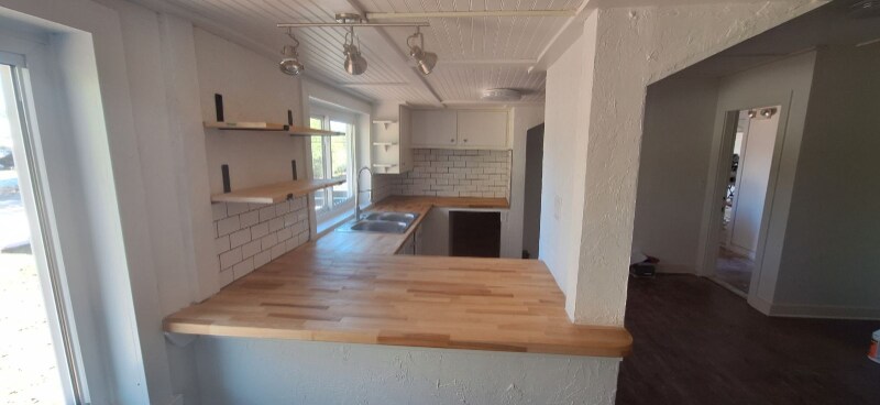 Building Photo - 1100 7th St