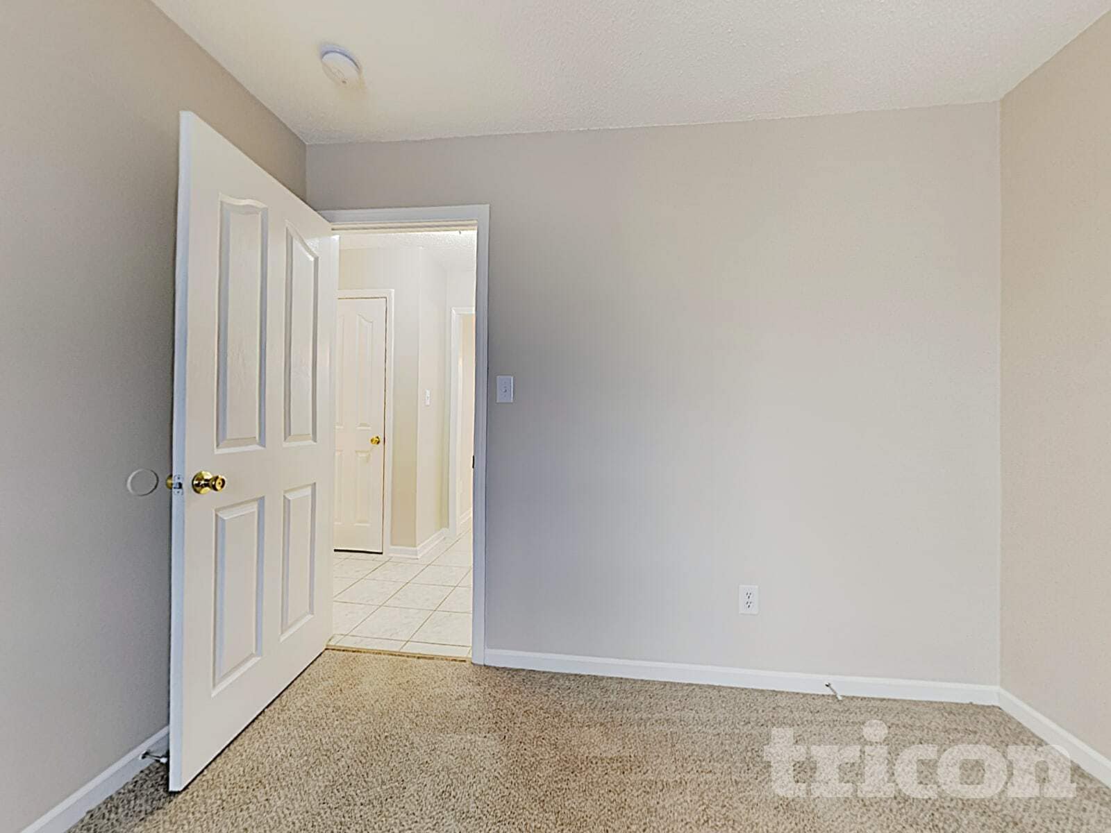 Building Photo - 3010 Great Falls Dr