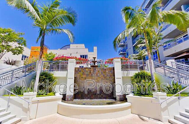 Building Photo - 300 W Beech St