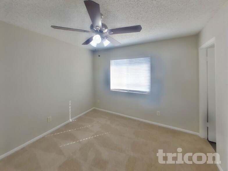 Building Photo - 7475 W Beryl Ave