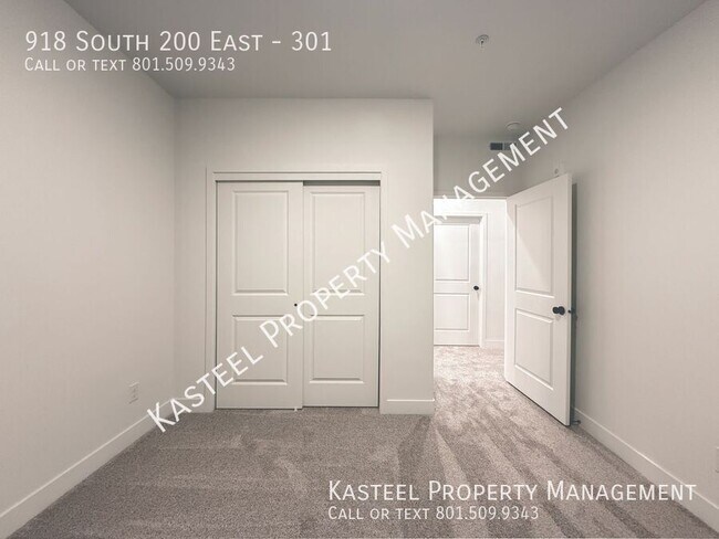 Building Photo - 918 S 200 E