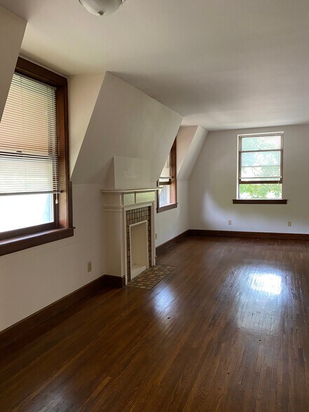 Building Photo - 600 Pleasant Ridge Ave