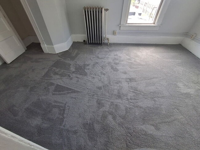 Building Photo - 210 Main St