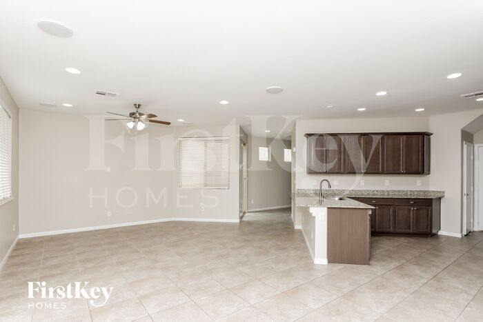 Building Photo - 2265 Sky Island Dr