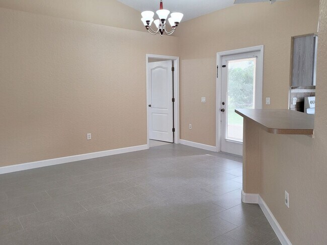 Building Photo - 3/2/2 Rental Home located centrally in Spring Hill FL 34609