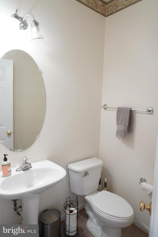 Building Photo - 8596 Wyngate Manor Ct