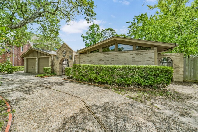 Building Photo - 5147 Beechnut St