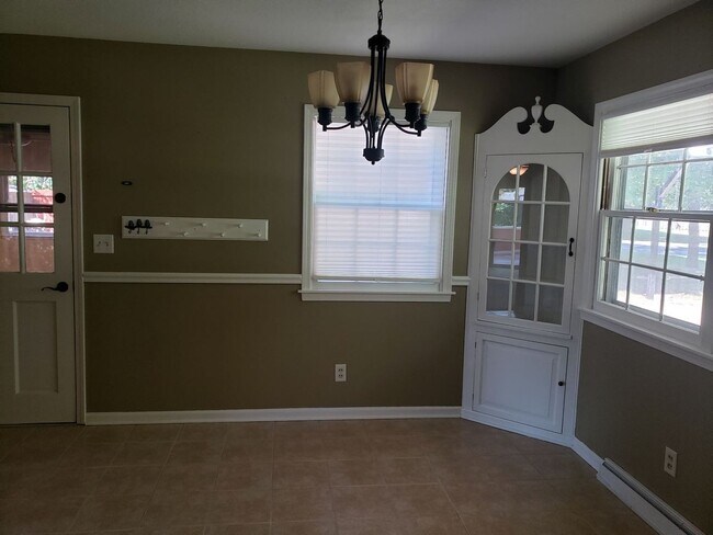 Building Photo - 4-bedroom, 2 bathroom unfurnished home in Stevensville