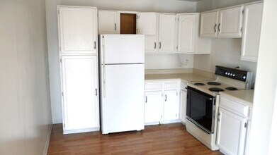 Building Photo - (1614 8th Ave)