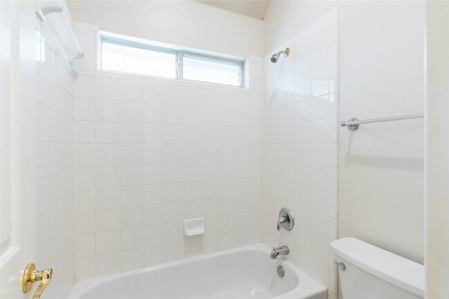 Building Photo - 11990 Cobblestone Dr