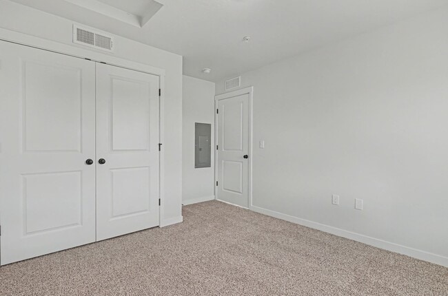 Building Photo - 5960 E Big Sur Ln