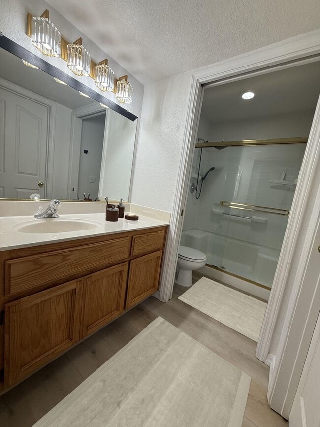 Building Photo - *2-Bedroom 2-Bathroom Condo in Gated Antelope Community! *