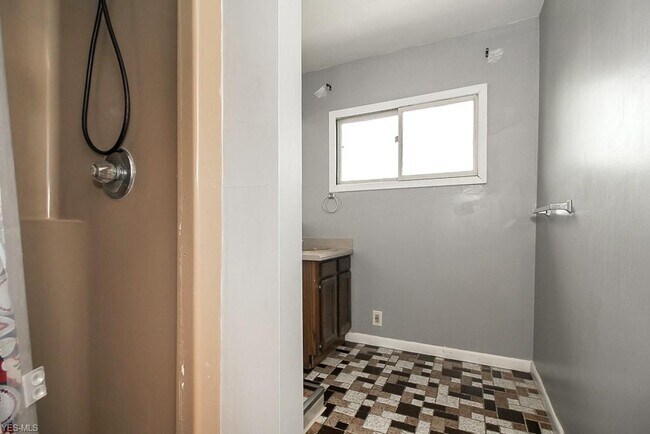 Building Photo - 3274 W 130th St