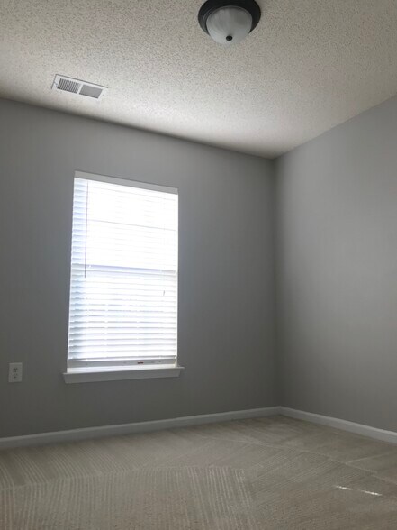 FIRST GUEST BEDROOM - 2808 Cougar Hill Ct