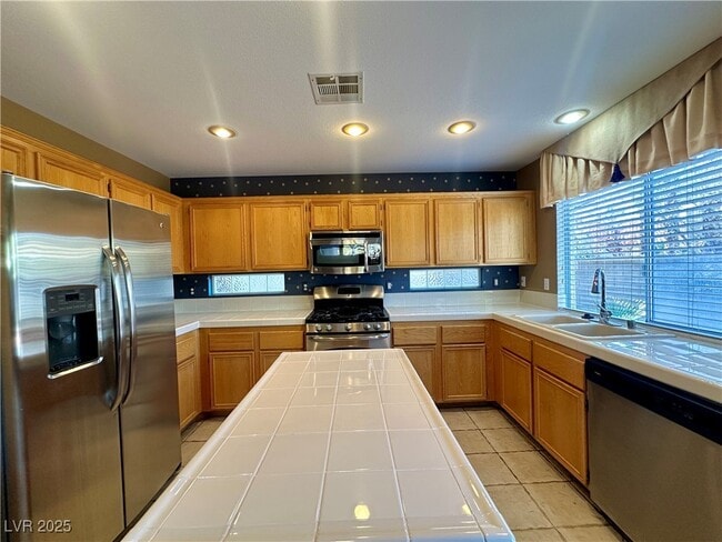 Building Photo - 2705 Sweet Willow Ln