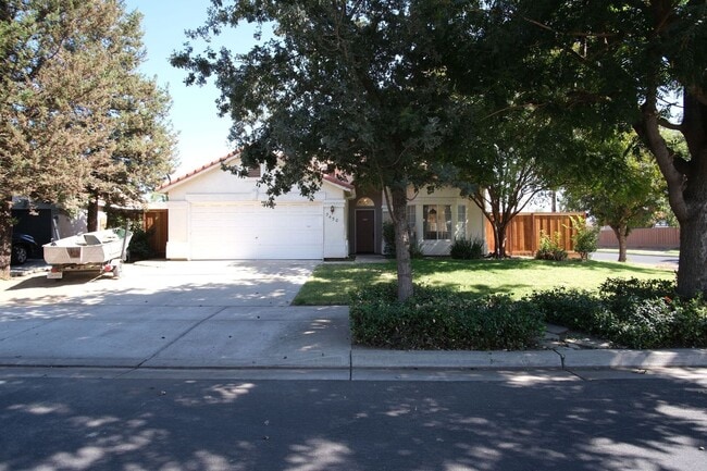 Building Photo - Charming Ceres Home with a spacious backyard!