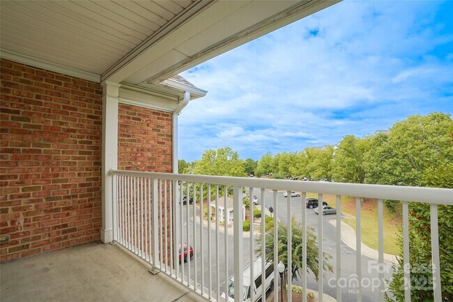 Building Photo - 14774 Via Sorrento Dr