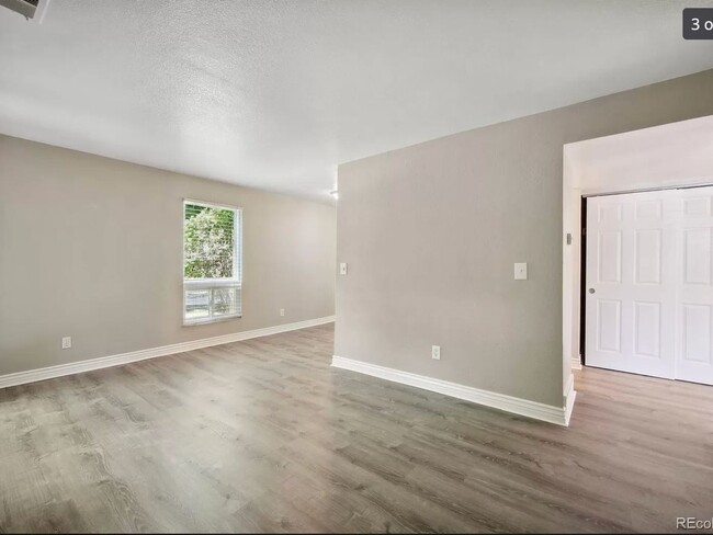 Building Photo - Charming 1-Bedroom Apartment in Denver – P...