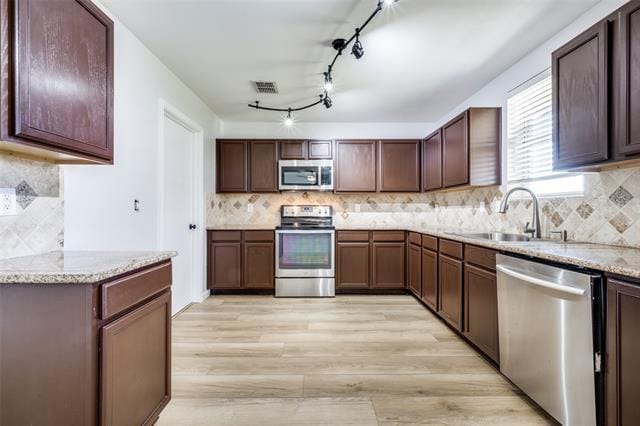 Building Photo - 1617 Carolina Ridge Way