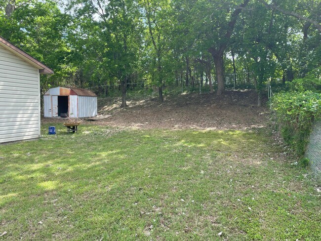 Building Photo - 1338 McCall St