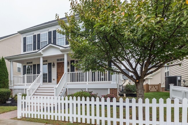 Building Photo - 2705 Mae Wade Ave