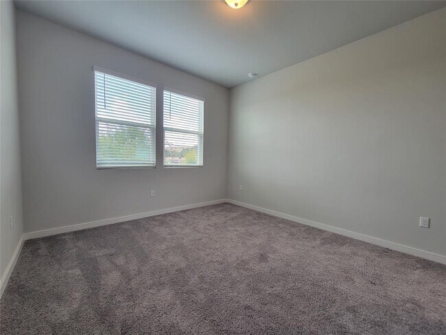 Building Photo - 1301 Showbox St